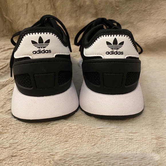 ADIDAS KID SIZE - Picture 2 of 5